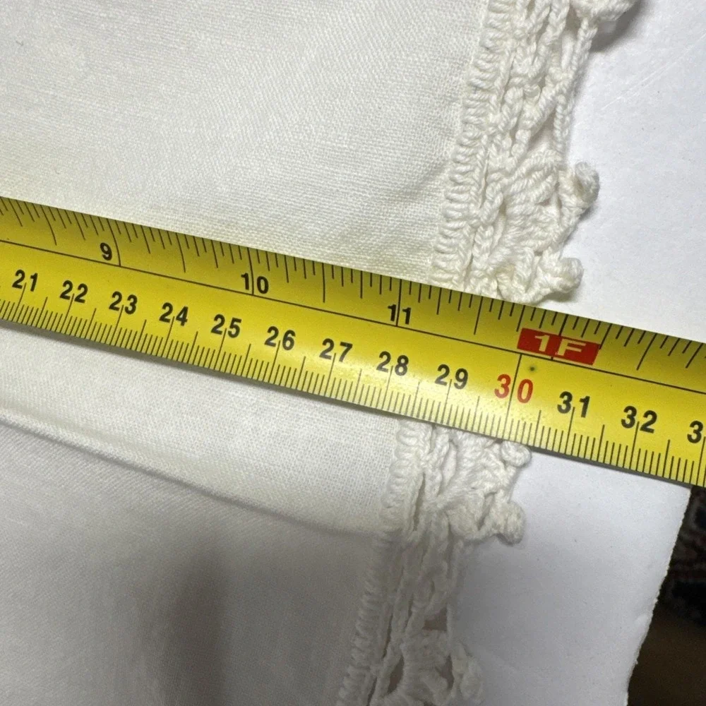 Vintage‎ Hand Embroidered Grape Linen Placemats Crochet Lace Trim Set of 4 White